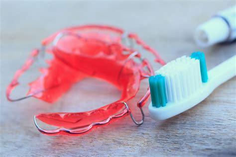 tips  clean  retainer ponte vedra pediatric dentistry