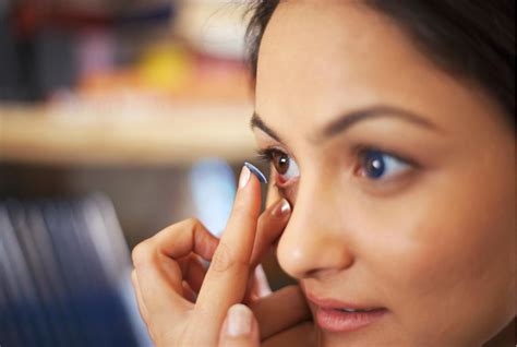 20 makeup tips for contact lens wearers