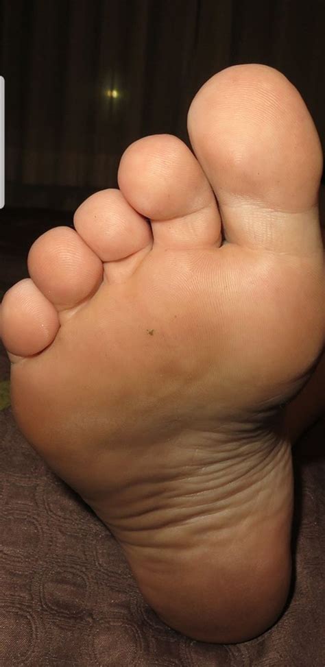 Pin On Gorgeous Feet Toes And Soles