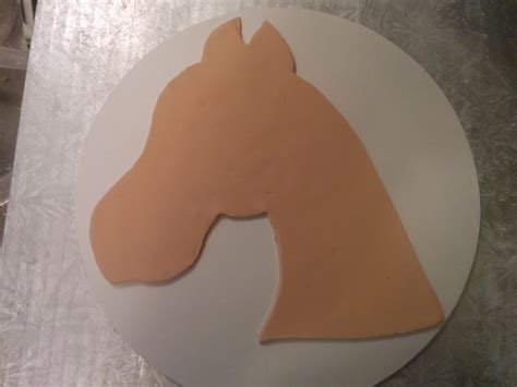 fondant horse head topper  cowgirl cake tutorial grated nutmeg