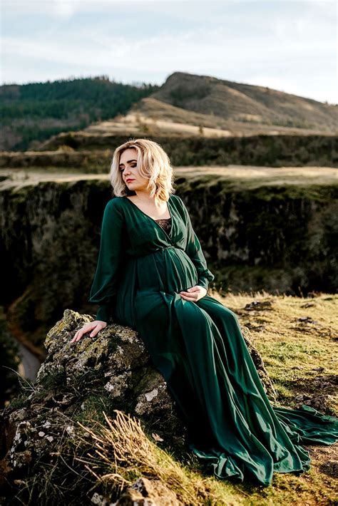 Stunning Emerald Green Maternity Gown What A Stunning Momma To Be