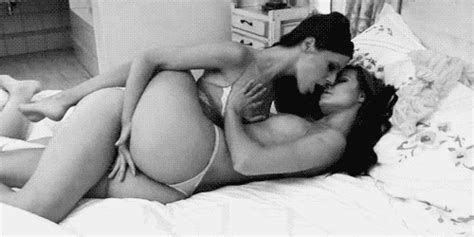 Lesbian kissing fucking