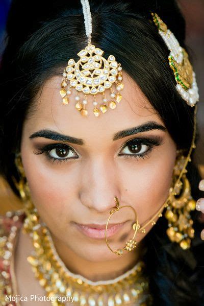 nude makeup with elegant gold jewellery indian bridal
