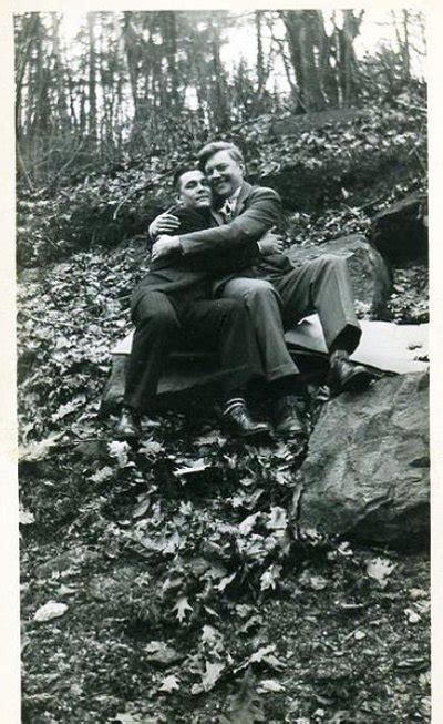 vintage photos of male affection ~ vintage everyday