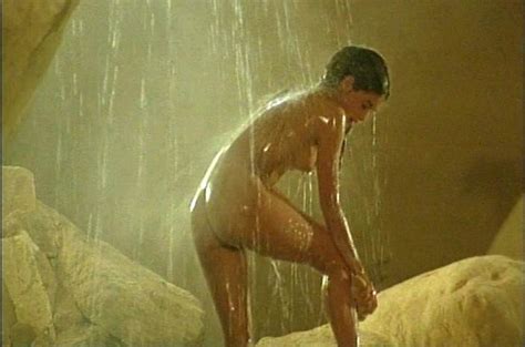 phoebe cates nude sexy scene in fast times at ridgemont high celebrity sexy babes wallpaper