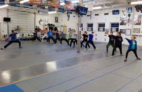 youth and adult fencing beginner classes hooked on fencing
