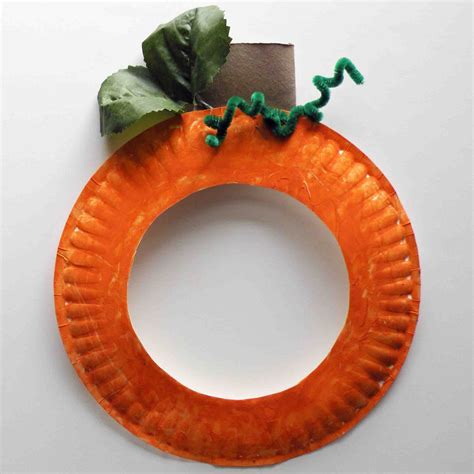 brave   pumpkin paper plate craft  kids