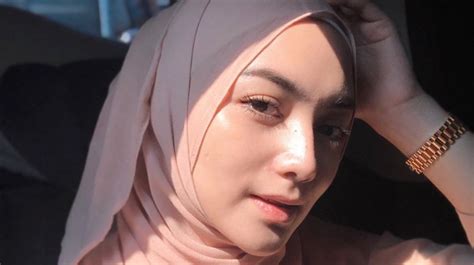 Artis Berjilbab Tercantik Di Indonesia