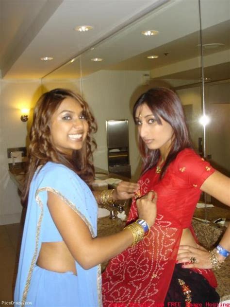 sizzling indian girls having a party and dating in night clubs free