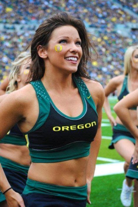 Oregon Ducks Cheerleader Oregon Cheerleaders Cheerleading Outfits