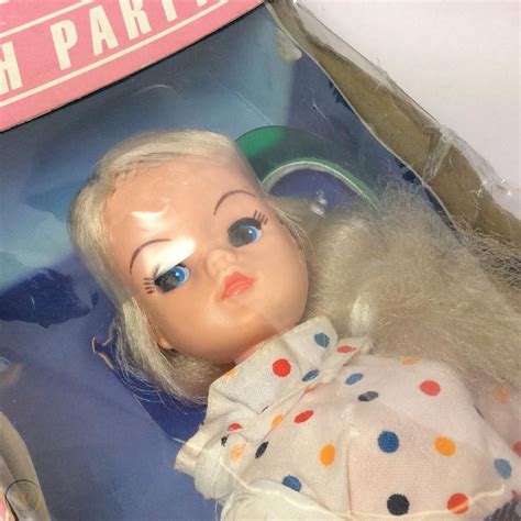vintage 1980 s pedigree sindy doll beach party blonde hair boxed