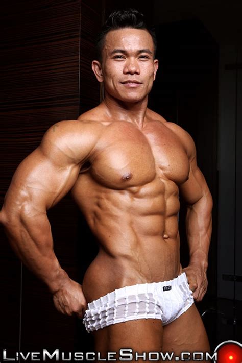 asian bodybuilder porn xxx suck cock