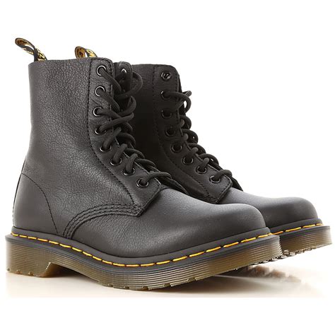 womens shoes dr martens style code pascal  black