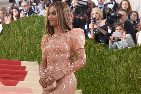 Beyonce Slays In Givenchy Gown Arrives Without Jay Z At 2016 Met Gala