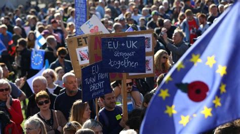 hundreds  thousands march  london demanding vote  brexit terms