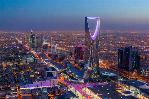 saudi arabia closes  restaurants  cafes due  coronavirus restaurants riyadh jeddah