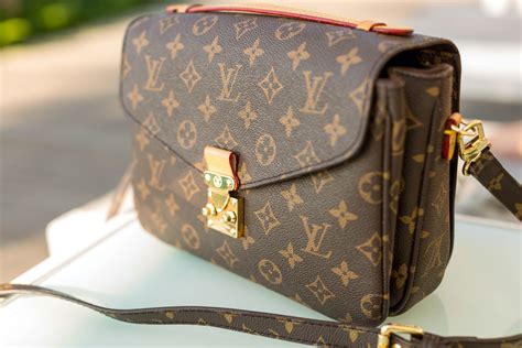 whats   iconic louis vuitton bag luxury viewer