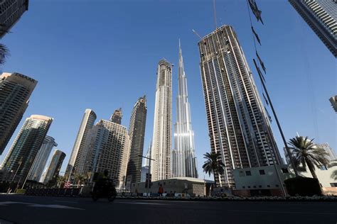 uae central bank expects economy  grow    reuters