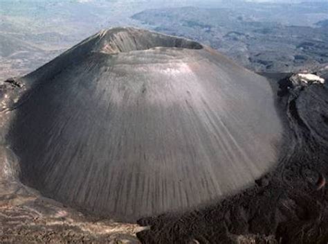 interesting cinder cone volcanoes facts  interesting facts