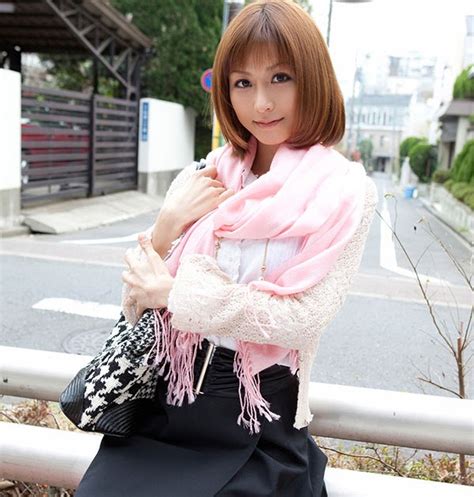 akari asahina beautiful  wearing mini skirts