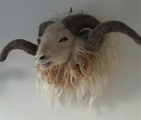 genaaldvilte drentse heideschaap schapenkop felted wool wool felt needle felting projects