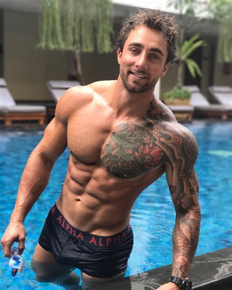 muscles inked men hommes sexy male physique good looking men male