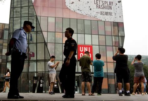 5 People Linked To Sex Tape In Beijing Uniqlo Dressing Room Arrested