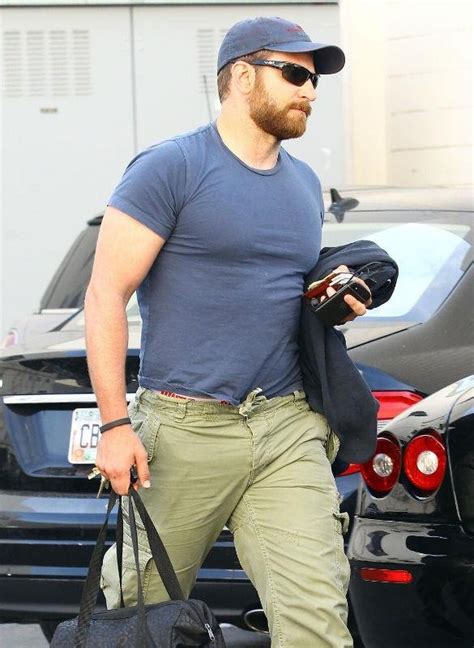 dayum bradley cooper beefed up into a daddy bear