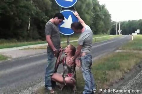 Middle Of The Road Threesome Eporner