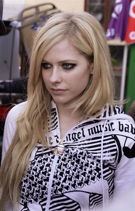 female singers avril lavigne pictures gallery 20