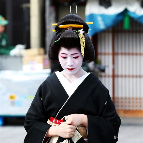 geisha culture  kyoto japan    vogue