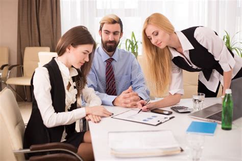 discussion   results  business research stock image image