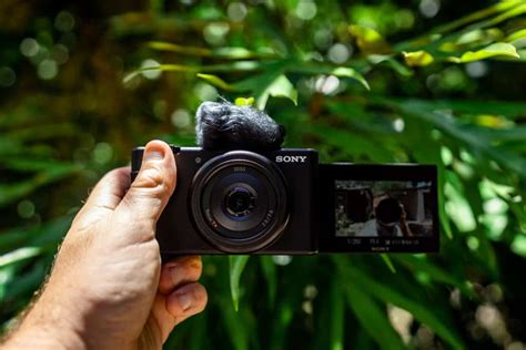 sony zv  review   entry level vlogging camera july dreamer