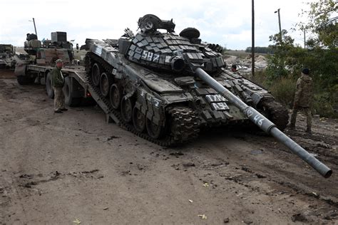 ukrainian forces destroy  russian tank crews  forest ambush video