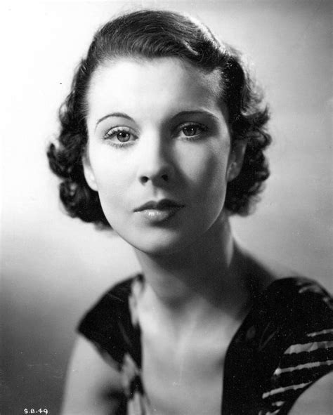 30 Stunning Black And White Portraits Of Beautiful Vivien Leigh