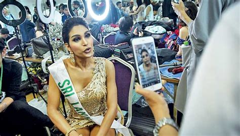 Lankan At Transgender Beauty Pageant Daily Ft