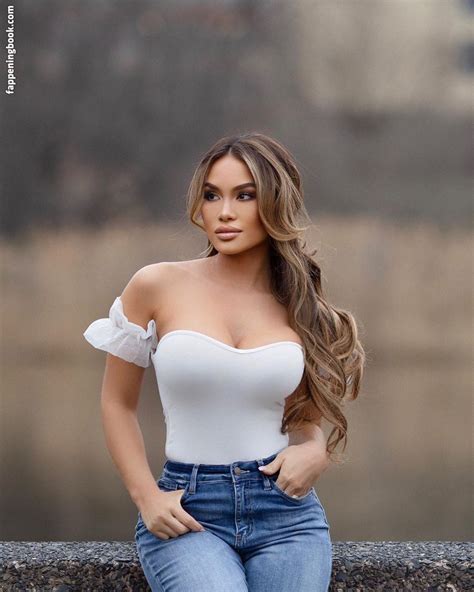 Daphne Joy Nude Sexy The Fappening Uncensored Photo