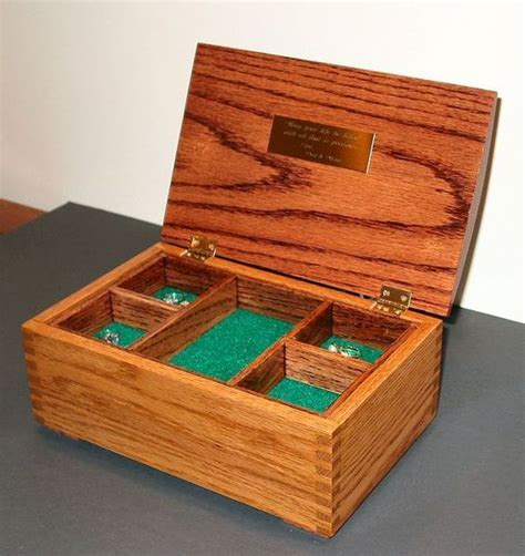 oak jewelry box featuring box joint construction jewelry box plans box joints jewelry box diy
