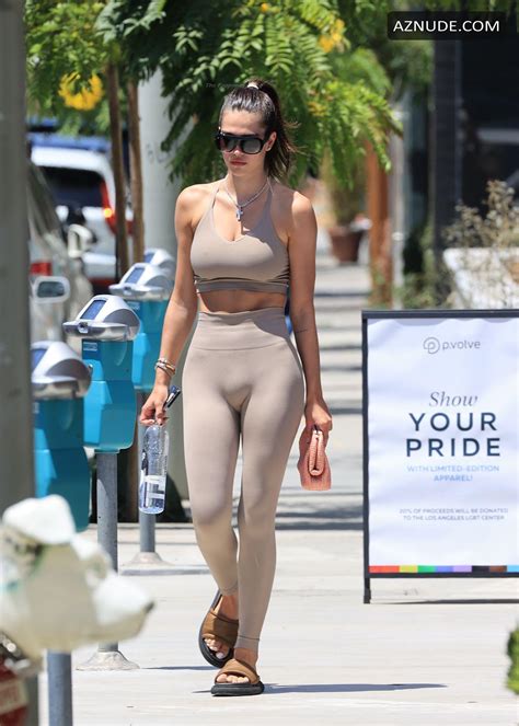 Amelia Gray Hamlin Sexy Shows Off Her Hot Figure While Leaving Pilates