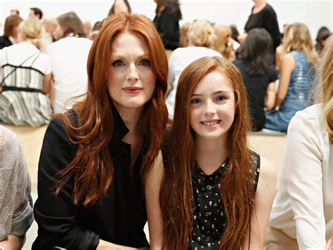 julianne moore s daughter is all grown up and looks just like her mom