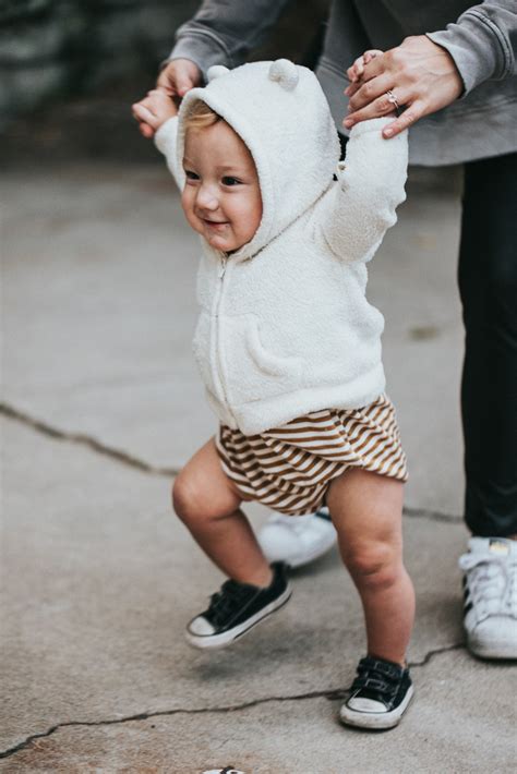 baby walking pictures   images  unsplash