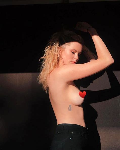 ireland baldwin nude pics — she s tall and beautiful scandal planet