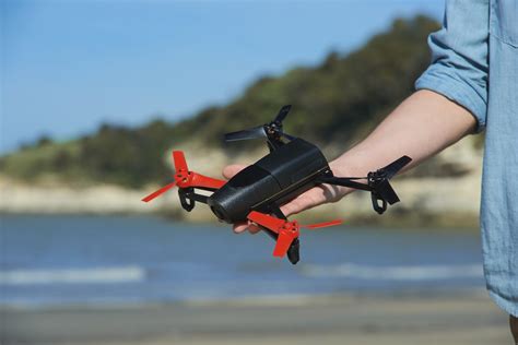 parrot unveils  smaller bebop drone skycontroller joystick