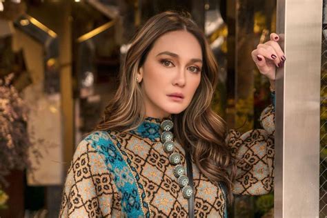 Luna Maya Wanted To Commit Suicide After Sex Tape With