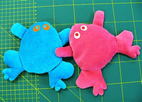 frog bean bag soft toy patterns sewing patterns  stuffed toys