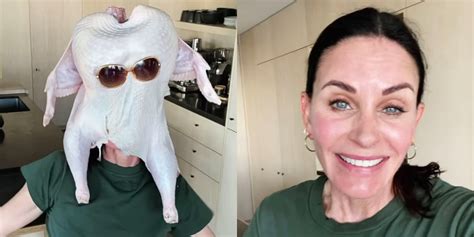 courteney cox recreated an iconic ‘friends moment by stuffing her head