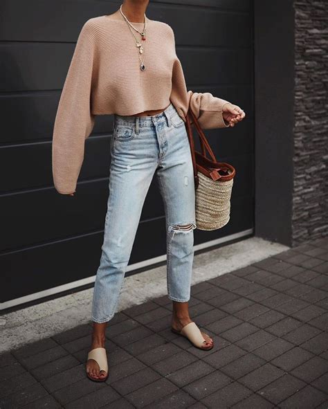 Fashionable Outfit With Mom Jeans For Teenager Girls Street Fashion