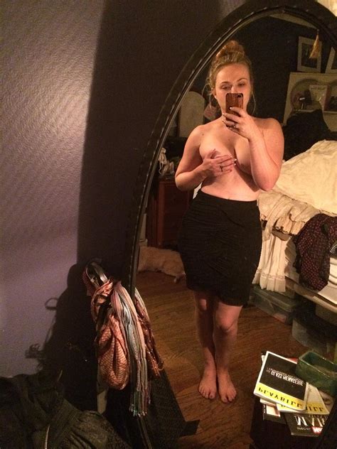 amanda fuller nude leaked pics — weight gain didn t stop