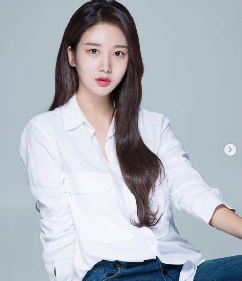 Top 30 Stunning Korean Models On Instagram Best Of 2021 Aj Marketing