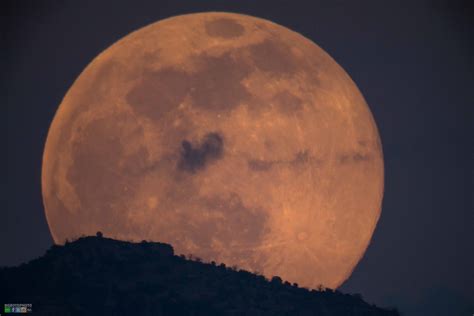 Spooky Honey Moon Casts Glow On Friday The 13th Photos Space